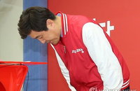 朴대통령, 후반기 국정 치명타…野 소통·인적개편 카드 주목