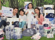 깨끗한나라 '촉앤감', 롤티슈와 키친타올에 이어 미용티슈와 물티슈 출시