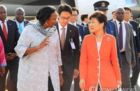 朴대통령, 케냐와 정상회담…산단·전력·원자력 MOU 체결