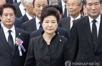 朴대통령, 휴식 취하며 국회 원구성 논란과 '거리두기'