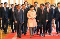 靑, 국회發 개헌론 거리두기…"개헌의 개자도 안나와"