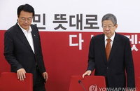與, 후임 사무총장 놓고 또 '계파 힘겨루기'