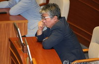이번엔 조응천, 특권 논란 휘말린 더민주…투톱 '온도차'