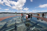 [날씨] 무더운 날씨.. 남부 지역에 비