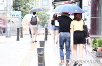[날씨] '장마전선 남하'로 더위 꺾인다'↓'.. 중부지방에 비