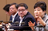 朴대통령 "사드반대 의원, 中동조…일부서 北같은 황당주장"