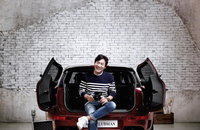 MINI, '뉴 MINI 클럽맨' 광고 모델에 배우 안성기 부자 선정