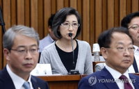한진해운 사태 주범 최은영, '국회 청문회'서 눈물···사재 출연 답변은 회피