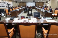 텅빈 與의원석·파행·정회 …野 단독참여속 '국감 실종'