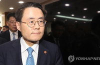 김재수 장관 "국무위원으로 성실히 현안 해결"…자진사퇴 거부