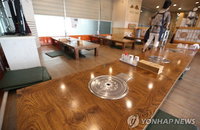 '김영란법 첫날' 고급식당 한산·구내식당 북적