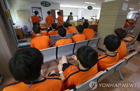 갤럽 "징병제 유지 찬성 48% vs 모병제 대체 35%"