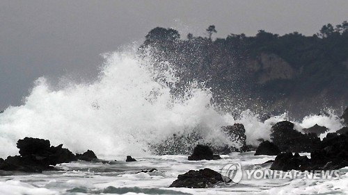 [날씨] 전국 흐리고 충청이남 '많은 비'&hellip; 제18호 태풍 '차바' 경로는 동해상쪽