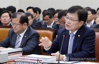 최양희 미래장관 "네이버, 지배력 악용하면 규제"
