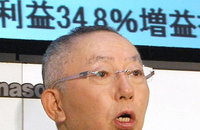 유니클로 3대부진 직격탄…경쟁업체 턱밑까지