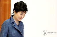 [리얼미터 여론조사] 50대 잃고 정의당에도 밀리는 새누리당, 박 대통령 지지층은 결집세