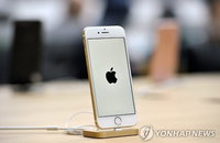 中소비자 아이폰 인기 갈수록 시들…구매의사 1년새 11%p 하락