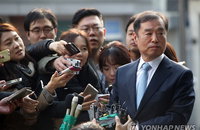 김병준 "고민 왜 없겠나"…굳은 표정으로 1시간 늦게 출근