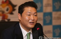 최순실 언니 축구단 인연에 김흥국,싸이에 관심 쏠려