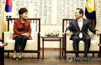 ‘김병준 버리나?’ 朴대통령의 첫 국회행...10분만에 종료