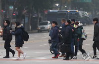 [날씨] 전국 한파주의보 확대..."내일까지 추위 이어져"
