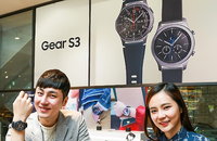 전통 시계 디자인 스마트워치 기어 S3 출시