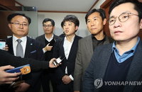 이정현 사퇴촉구하며 단식한 ‘박근혜 키드’ 이준석 "촛불로 민심읽었다면서 행동은 반대로"