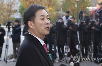 유영하 변호사 '사실 관계 확인 후 대면조사는 최소화' vs 검찰총장 '신속 조사에 최선'