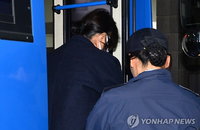 최순실 게이트 첫 재판은 내달 13일