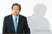 대선 꿈 내리고 보수개혁 내건 김무성...박 대통령 탄핵에 앞장 선 이유는?