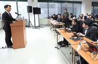 청와대 향한 특검의 칼날...강제조치도 언급