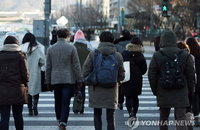 [내일날씨] 8차 촛불집회 앞둔 내일 맑고 기온 풀려... 강원영동 '강풍 조심'