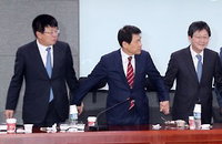 분열되는 보수정당...새누리 비주류 35명 분당 결의