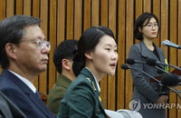 국방부 "이 대위, 조 대위 요청으로 동행"…감시의혹 부인