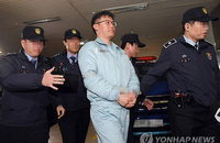 대통령 혐의입증 애먹는 특검...정호성·김종 묵묵부답