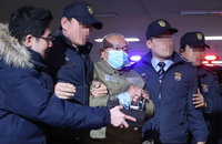 '삼성합병 찬성 압력' 문형표, 특검 1호 영장…"지시 인정"