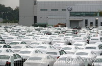 지난해 수입차 판매 7.6% ↓...벤츠, BMW 제치고 1위