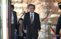 윤병세, 주한일본대사 초치…부산 소녀상 갈등 증폭