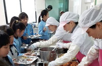 비싸진 계란값... 학교급식 계란 반찬 줄수 없나