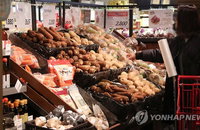 한국 식료품 물가상승률 3개월 연속 OECD '톱3'