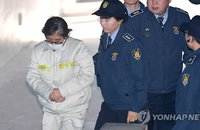 특검, '조사거부' 최순실 체포영장…딸 비리로 이대 업무방해