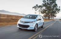 한번 충전에 서울→부산…지엠 볼트 EV·테슬라 모델S 출시 예고