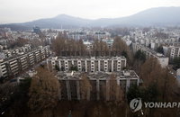 서울 재건축 아파트값... 사업추진 빠른 개포·둔촌 오르고 압구정 하락
