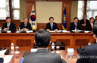 NSC 주재한 黃 "김정남 암살, 北 자행했다면 잔학성 보여주는 것"