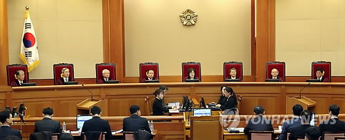 22일 오전 서울 종로구 재동 헌법재판소에서 열린 탄핵심판 16차 변론에서 이정미 헌법재판소장 권한대행이 발언하고 있다. 2017.2.22