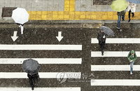 [오늘날씨] 동해안 지역 아침에 눈·비…큰 일교차 '주의’