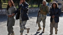 아프가니스탄에서 적발된 '이슬람국가'(IS) 전투원들[EPA=연합뉴스 자료 사진]