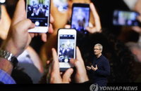 "올해 아이폰8 등 신모델 3종 출시로 비용절감해야 하는 형편“