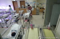 평생 아이 1명도 안 낳는다…2년 연속 출산율 0%대 ‘OECD서 꼴찌’