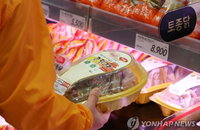 좀처럼 떨어질 줄 모르는 계란·닭고기 가격